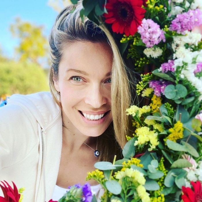 Αναπόλησε ένα ταξίδι που είχε κάνει αρκετά χρόνια πριν. 