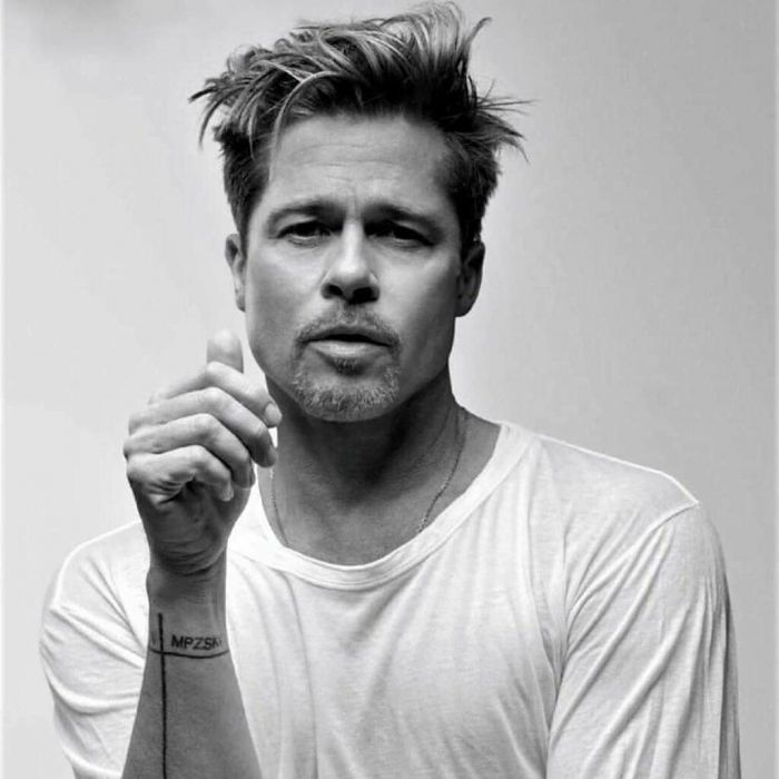 «Ναι, πρέπει να είναι πολύ περίεργο να το κάνεις αυτό σε αυτούς τους δύσκολους καιρούς, αλλά ξέρετε ότι βασιζόμαστε σε εσάς»