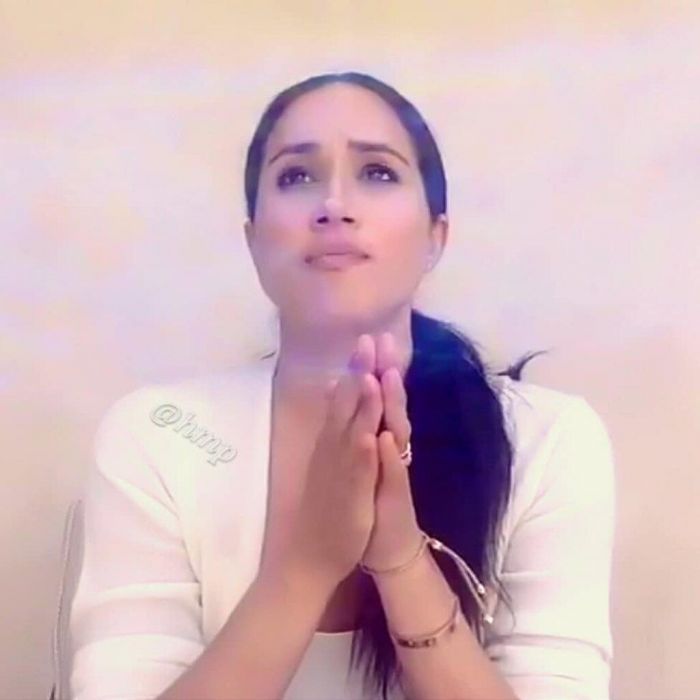 Η εμφάνιση της Meghan Markle με δάκρυα στα μάτια προκαλεί ρίγη συγκίνησης