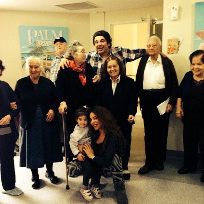 Ζευγάρι Ελλήνων τραγουδιστών σε σύμβουλο γάμου 