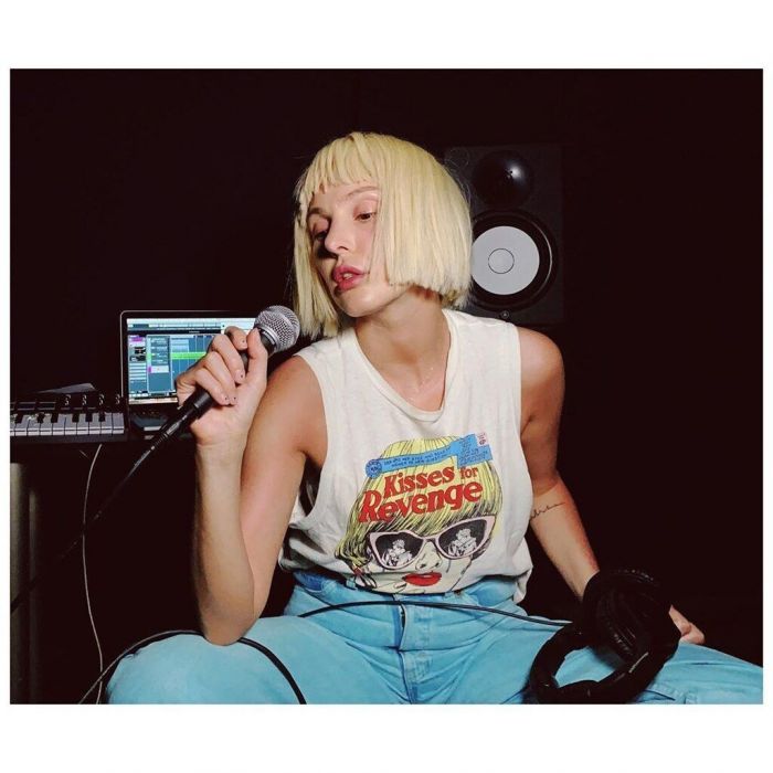 Το νέο album «Awake» της Tamta βγήκε και μας έχει ήδη ξεσηκώσει