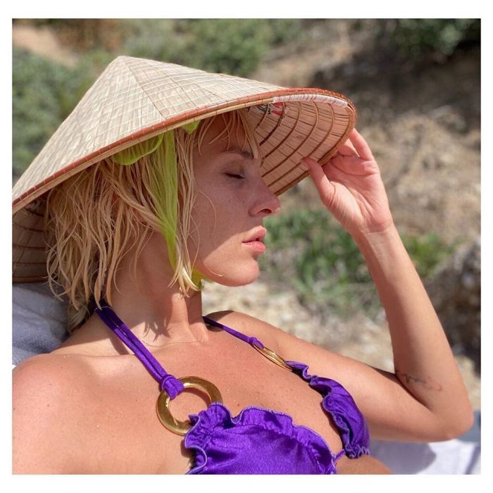 Το νέο album «Awake» της Tamta βγήκε και μας έχει ήδη ξεσηκώσει