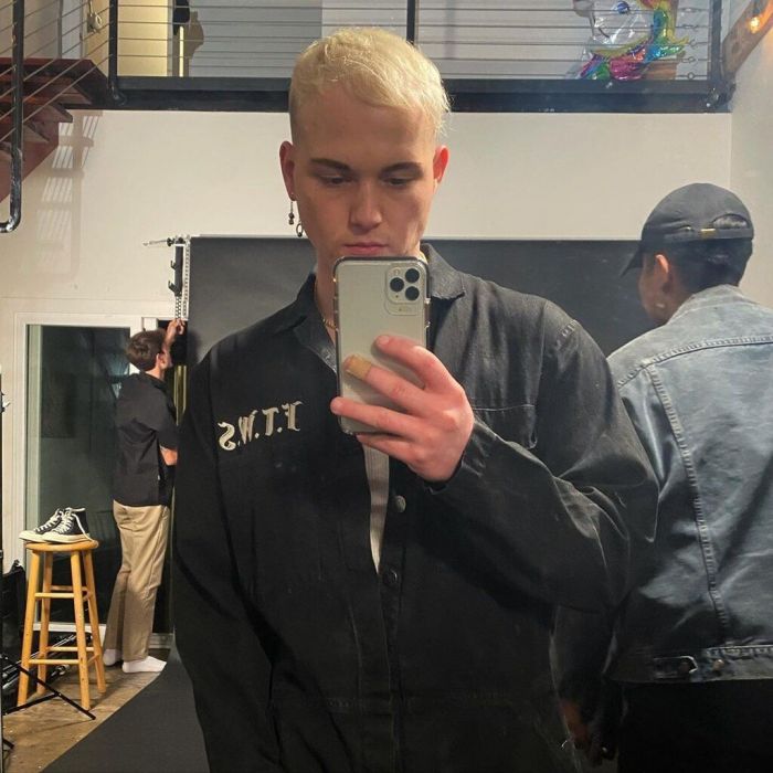 Αυτό είναι το πιο τρελό music video από την Selena Gomez και απορούμε 