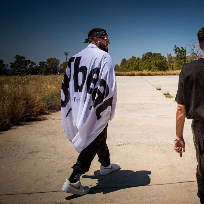 Μετά το «Caliente», Mente Fuerte και Hawk φέρνουν το hit του καλοκαιριού