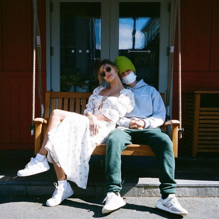 Η Hailey Bieber απαντάει στο αν έμεινε έγκυος στην καραντίνα