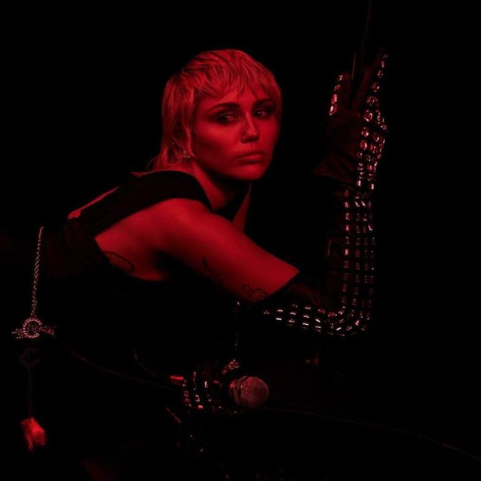 Miley Cyrus: Έτσι θέλει να είναι το νέο της αγόρι και δεν την αναγνωρίζουμε