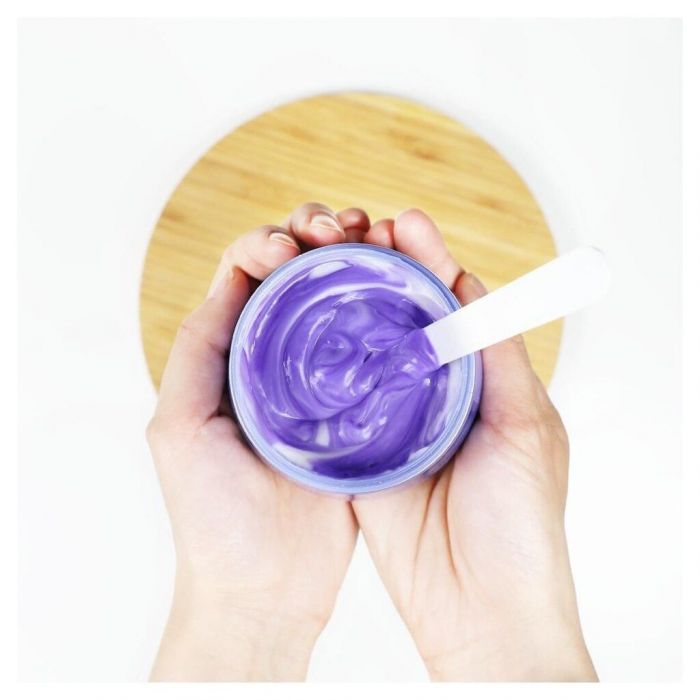 ΜΑΣΚΕΣ ΓΙΑ ΞΑΝΘΑ ΜΑΛΛΙΑ. Είναι μπλε ή διάφανα και εξουδετερώνουν απαλά τους κίτρινους τόνους Photo @lorealpro