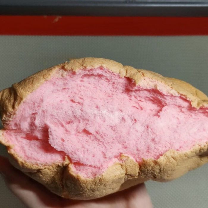 Τι είναι επιτέλους αυτό το cloud bread, το ψωμί που κάνει πανικό στο Tik Tok