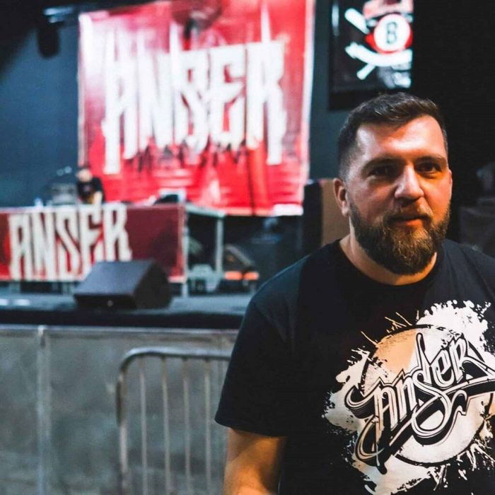 O Anser έγινε το Νο1 των Trends και όχι άδικα