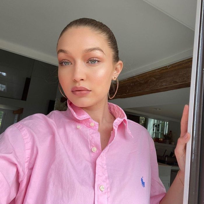 Πρόκειται για την Gigi Hadid.