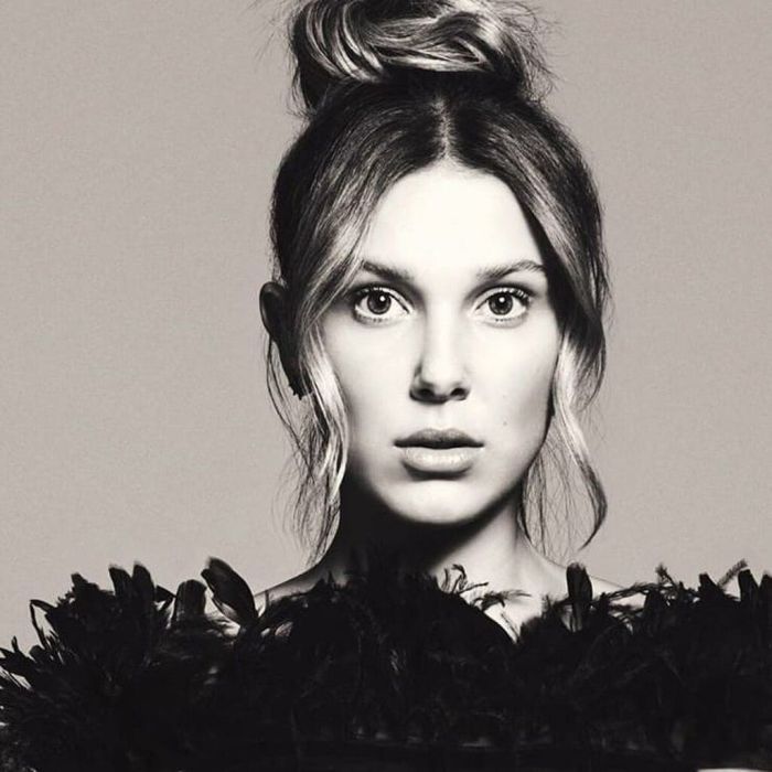 Millie Bobby Brown: Αντέγραψε το πιο iconic look από αγαπημένη σου σειρά