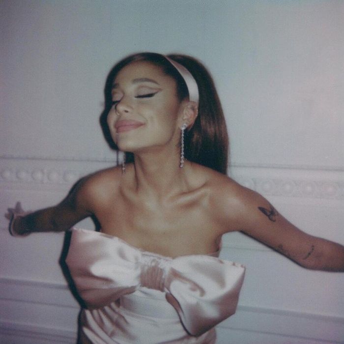 Η Ariana Grande κυκλοφόρησε το music video του 34+35 και είναι ό,τι πιο cool έχεις δει