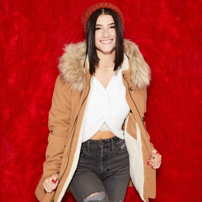 Η teen που με το στυλ της κατάφερε να γίνει η βασίλισσα του TikTok