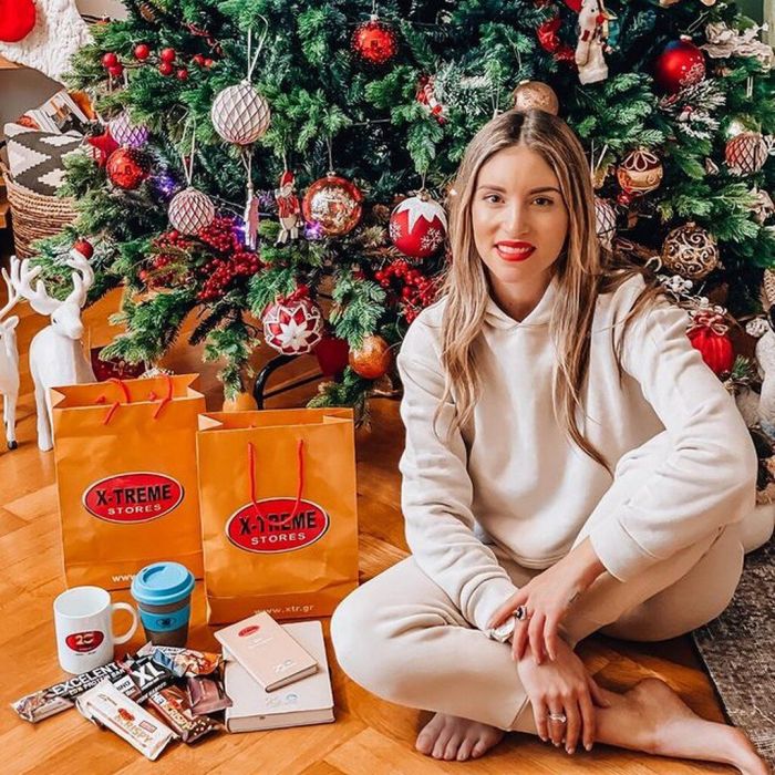 Ενώ έχει και μία φοβερή λάμψη στο πρόσωπο. Αυτά τουλάχιστον έχει παρατηρήσει ο κόσμος. 