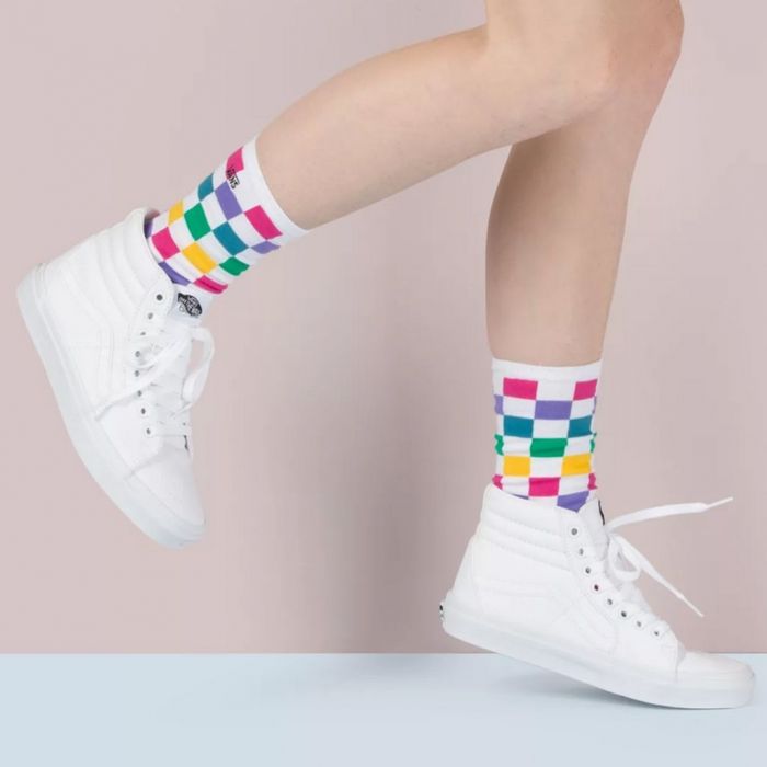 6) Κάλτσες με διάφορα σχέδια