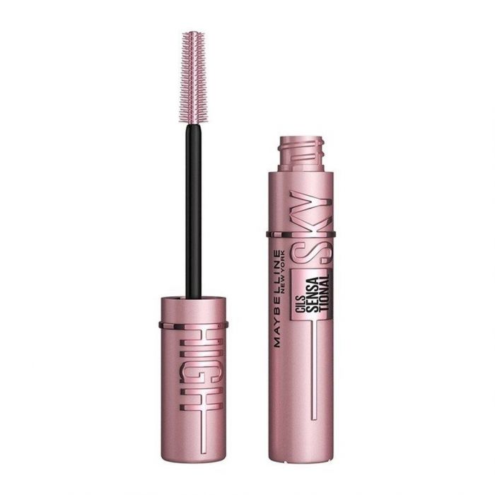 MAYBELLINE, LASH SENSATIONAL SKY HIGH MASCARA, ως 14,49 €: Με αυτήν τη μάσκαρα γίνεται χαμός στο TikTok.