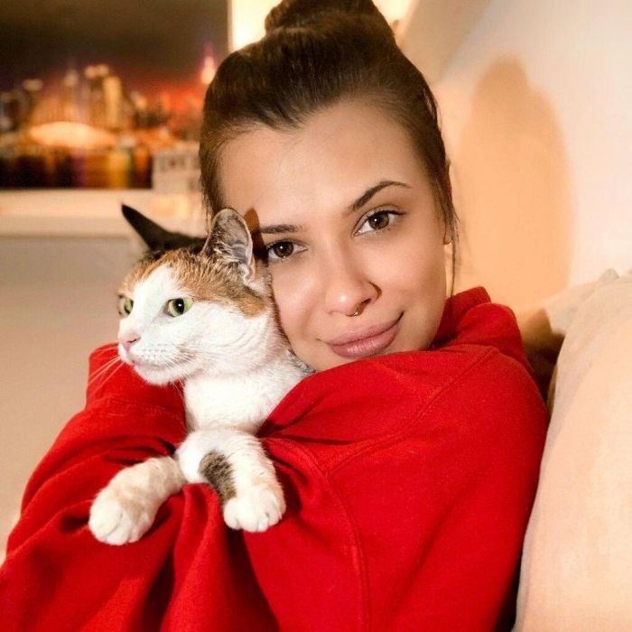 Έχουμε δει πολλές φωτογραφίες της Λάουρας όλα αυτά τα χρόνια που βρίσκεται στη δημοσιότητα.