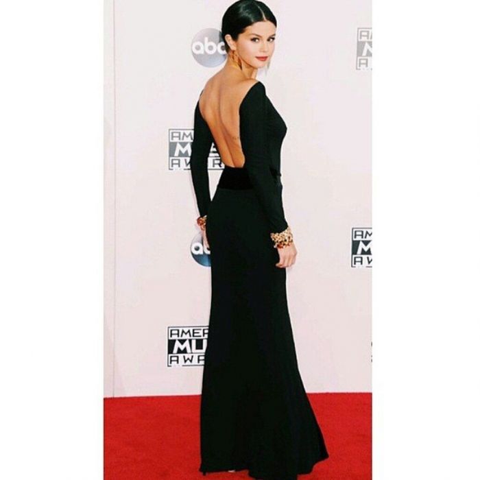  Selena Gomez: 20 sexy photos της που «έριξαν» το insta και σίγουρα έχεις ξεχάσει