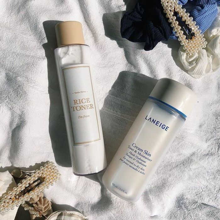 ΜΗΝ αναμείξεις υπεροξείδιο του βενζολίου με ρετινόλη: Αν έχεις έρθει αντιμέτωπη με την ακμή, σίγουρα θα ξέρεις ότι αυτά τα δύο συστατικά προλαμβάνουν τα σπυράκια. Δεν πρέπει, όμως, να αναμειγνύονται. Το υπεροξείδιο του βενζολίου είναι ένα εξαιρετικό προϊό