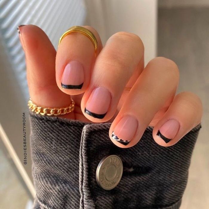 ΜΑΥΡΟ NAIL ART
@indiesbeautyroom