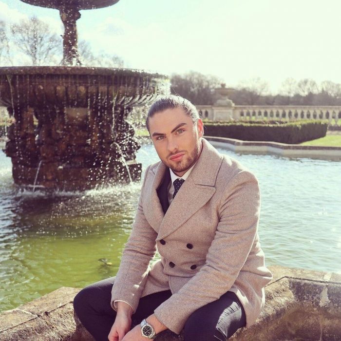 Θυμάσαι το αγοράκι της αγαπημένης σου σοκολάτας; Μεγάλωσε και είναι κούκλος (pics)