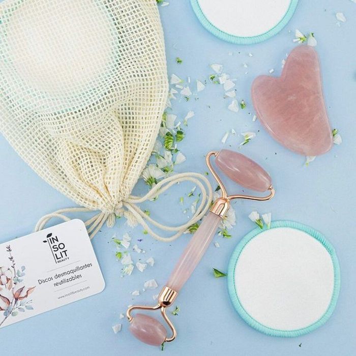 Χρησιμοποιώντας ξανά και ξανά αυτούς τους δίσκους σώζεις το περιβάλλον από τη ρίψη των κοινών, μίας χρήσης δίσκων ντεμακιγιάζ, οι οποίοι δεν ανακυκλώνονται.
@insolitbeauty