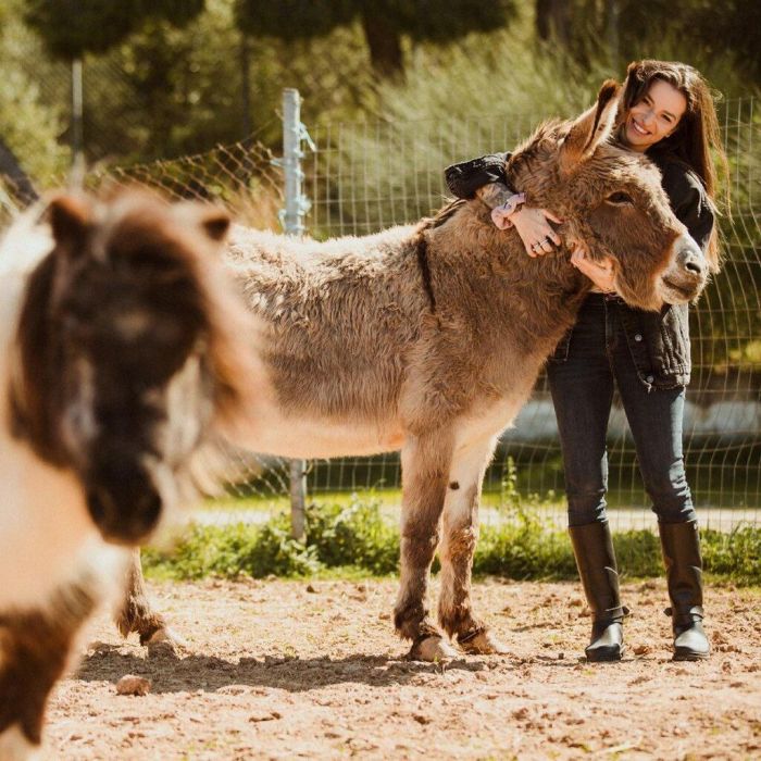 Ευχαριστώ που μου διαμορφώσατε τον χαρακτήρα και δώσατε νόημα στην ζωή μου.
Ειλικρίνεια, εμπιστοσύνη, συγχώρεση, αγάπη, γενναιότητα, αφοσίωση... μόνο μερικά από τα μαθήματα που μου έχετε δώσει! Όσο ζω, υπόσχομαι να είμαι σύμμαχός σας και να υπερασπίζομαι
