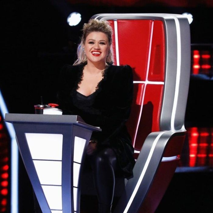 Η Ariana Grande θα βρίσκεται δίπλα στην Kelly Clarkson, τον John Legend και τον Blake Shelton