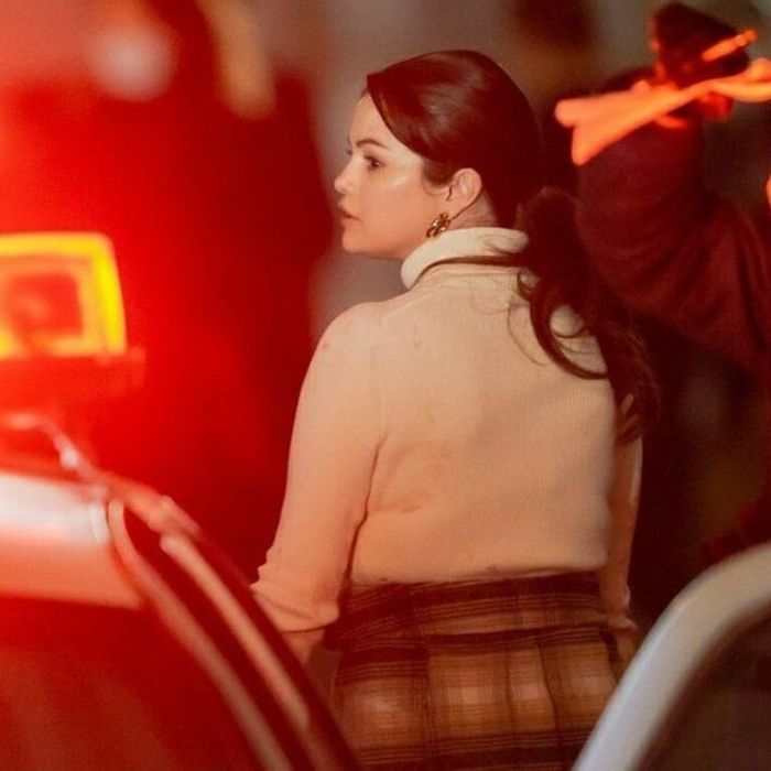 Οι θαυμαστές δημοσίευσαν διάφορες φωτογραφίες από τη σκηνή αυτή και θα τις δεις εδώ.
Πηγή: instagram fanpage @sexlikeselena___
