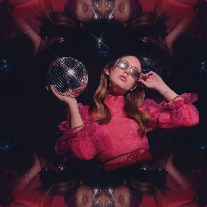 Αφροδίτη Λιάντου: 10 εμφανίσεις της που αποδεικνύουν πως είναι fashion icon