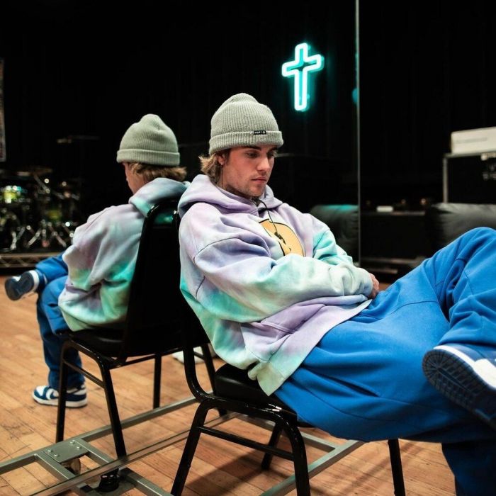 O Justin Bieber έκανε εξομολόγηση στη Billie Eilish και εκείνη τρελάθηκε (vid)