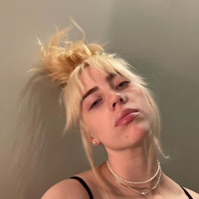 O Justin Bieber έκανε εξομολόγηση στη Billie Eilish και εκείνη τρελάθηκε (vid)