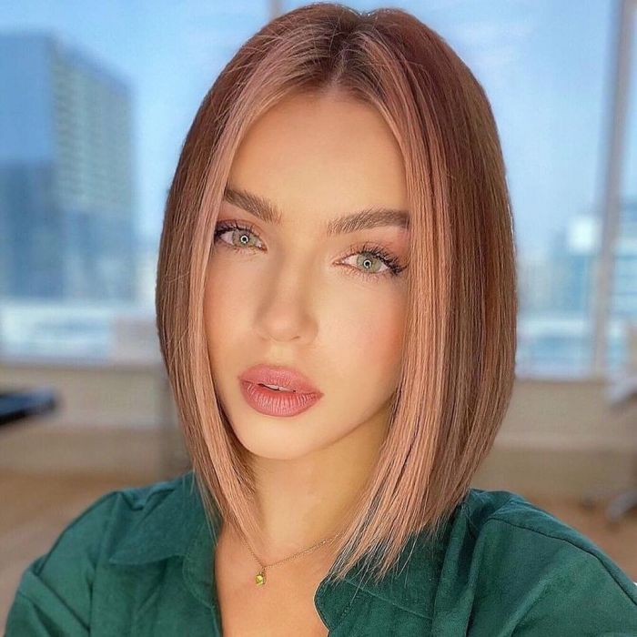 Το καρέ είναι το κούρεμα της δεκαετίας. Χωρίς υπερβολή! Μην το φοβηθείς. Δεν υπάρχει περίπτωση να μη σε κολακεύσει.
@capellistyle.it

