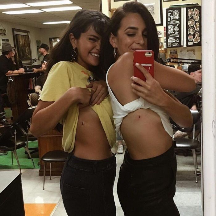 Selena Gomez: 25 photos που αποδεικνύουν ότι είναι η καλύτερη φίλη που έχει υπάρξει