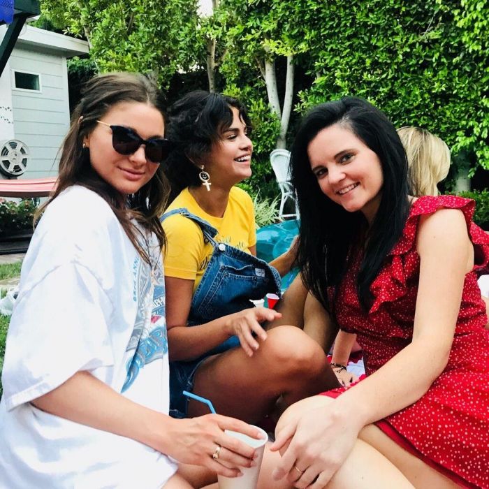 Selena Gomez: 25 photos που αποδεικνύουν ότι είναι η καλύτερη φίλη που έχει υπάρξει