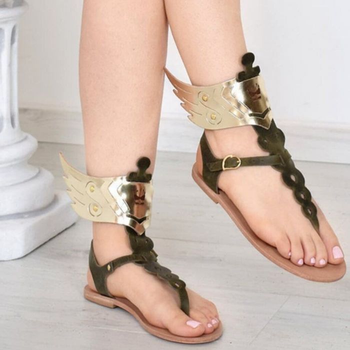 5) Αρχαιοελληνικά
Πηγή φωτογραφίας: @spartasandals