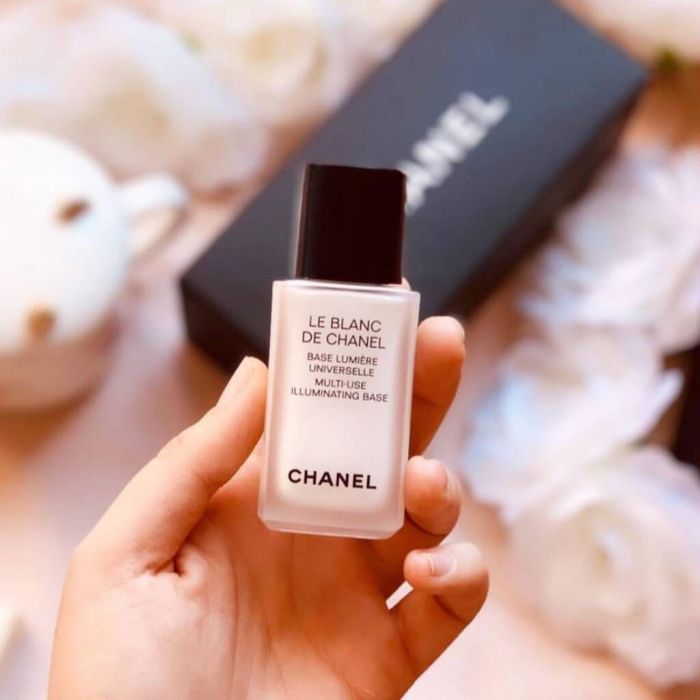 #1 Βάλε primer πριν το foundation. Πρόκειται για ένα ενυδατικό προϊόν, το οποίο βελτιώνει την όψη της επιδερμίδας και δημιουργεί έναν τέλειο καμβά για το μακιγιάζ. 
@lovelypitiminii

