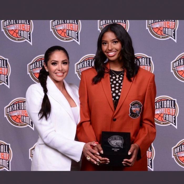 Η κόρη του Kobe Bryant παρέλαβε το σακάκι του Hall of Fame