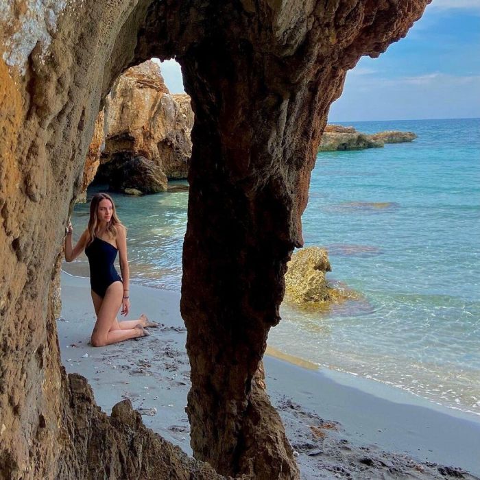 Δεν είναι πολύ hot και όμορφη;