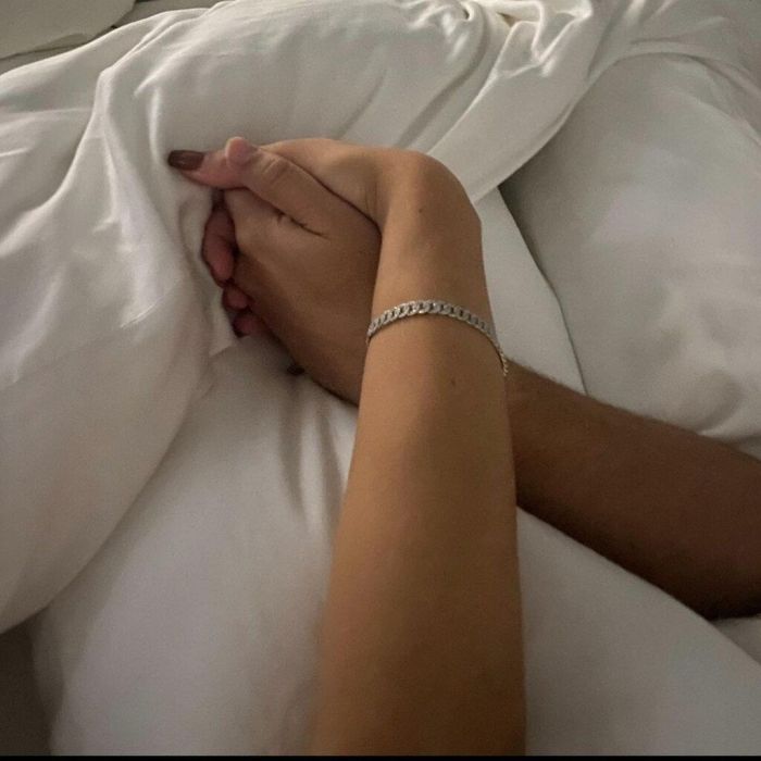 Ο star πήρε και δεύτερο δώρο στη αγαπημένη του, ένα υπέρλαμπρο κολιέ κάποιων χιλιάδων δολαρίων και αυτό λογικά.