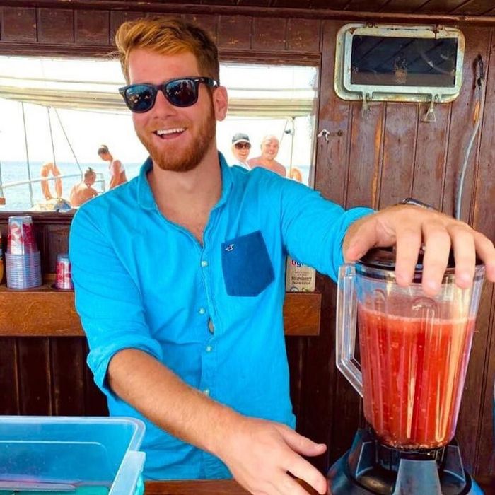 Ο James Καφετζής έλειπε σχεδόν από όλα τα compilation videos που προβλήθηκαν στον ημιτελικό του Survivor.