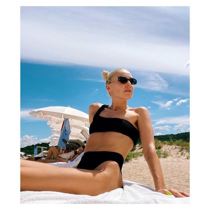 Έτσι είναι το σώμα της Τάμτα με μπικίνι (photos)