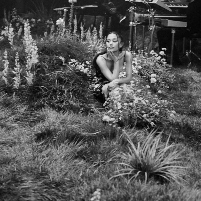 Tendril braids: Η Ariana Grande υιοθέτησε το μεγαλύτερο hair trend του TikTok