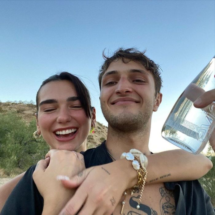 Dua Lipa-Anwar Hadid: 8 φορές που απέδειξαν πως είναι full in love