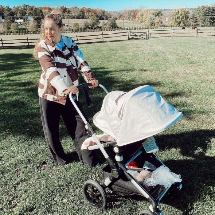 Η Gigi Hadid μοιράζεται πολύ συχνά στο Instagram της οικογενειακές στιγμές με την κορούλα της.