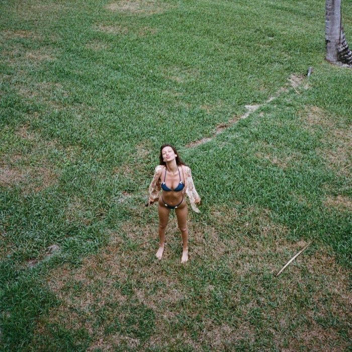 Ο έρωτας δεν κρύβεται! Η Bella Hadid σε #tbt στιγμιότυπα με το αγόρι της (photos)