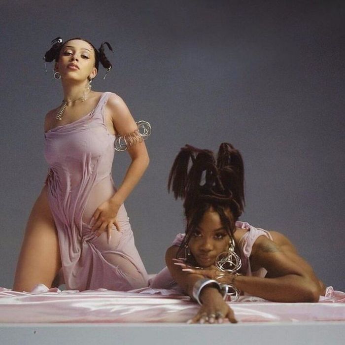 Η Doja Cat και η SZA @dipetsa