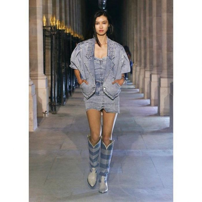 Άλλο ένα παράδειγμα ενός denim on denim look  @isabelmarant