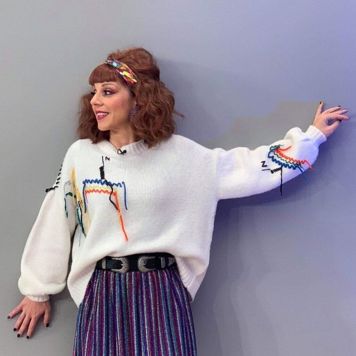 Πλισέ φούστα με oversized πουλόβερ. Άνετα έρχομαι έτσι στο γραφείο τις χειμωνιάτικες μέρες. 