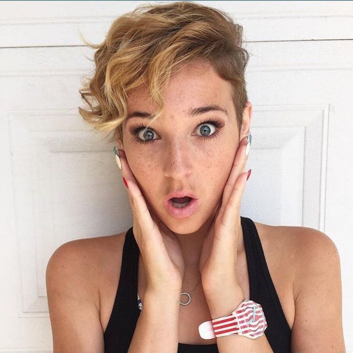 Ξυρισμένο pixie cut
@shorthair_love